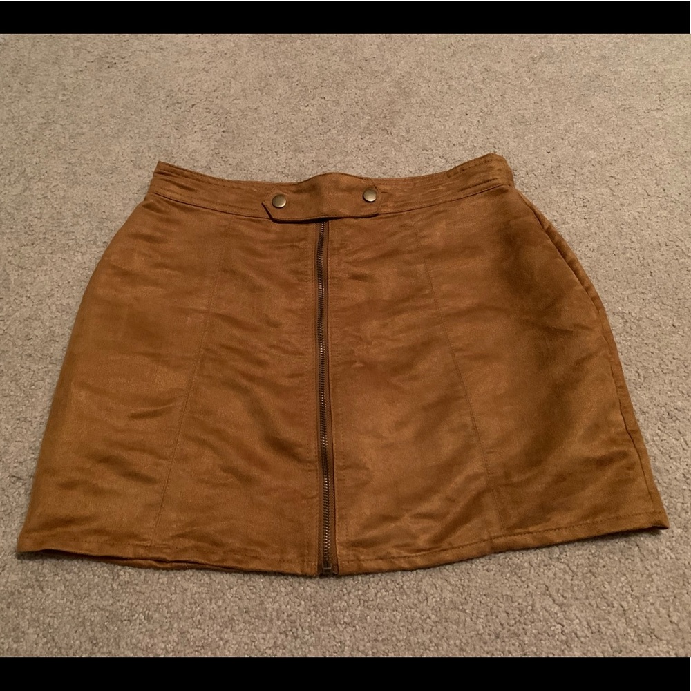 Forever 21 Zip & Button high wasted skirt!
